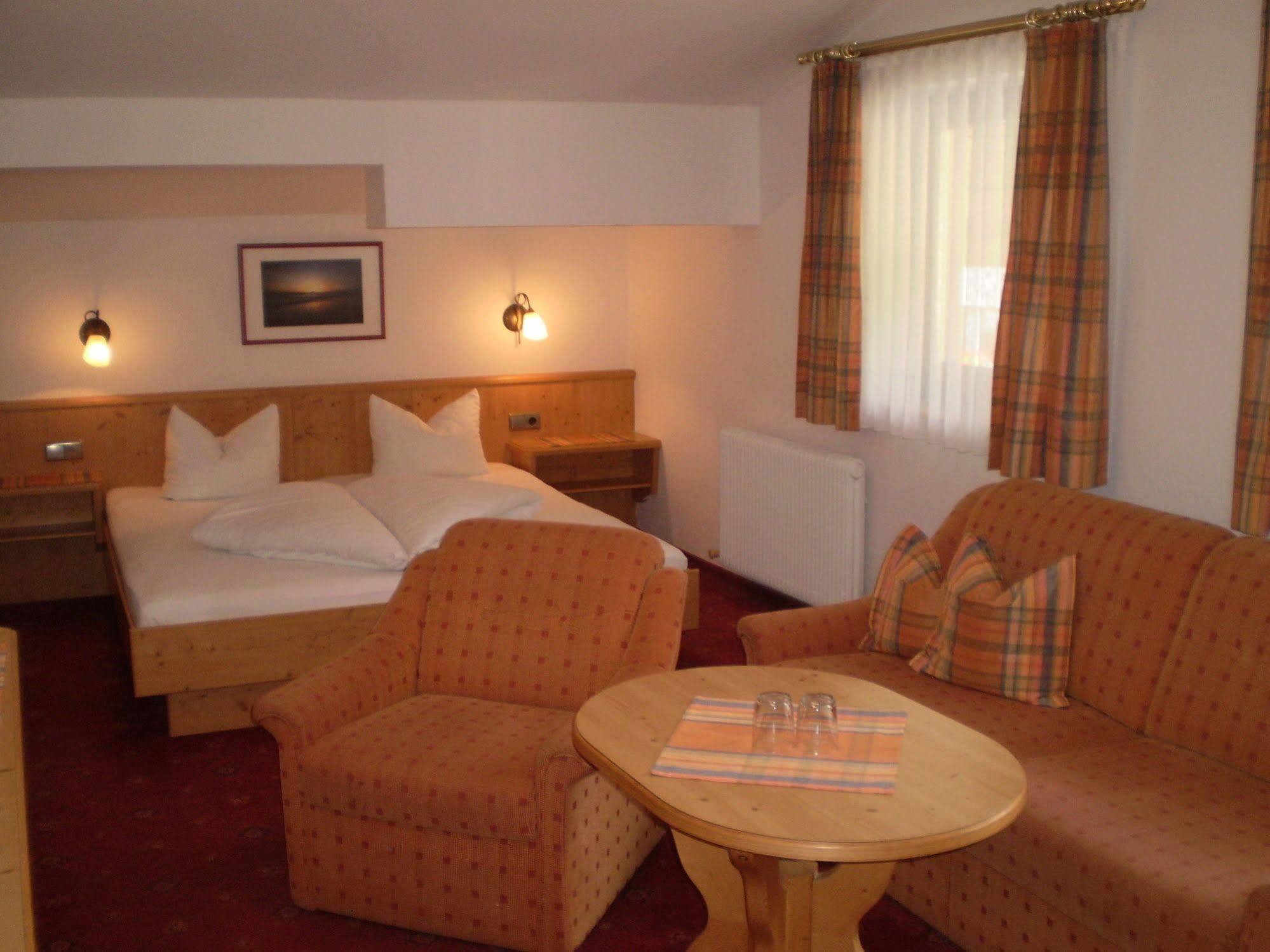 Apart Hotel Garni Strasser Zell am Ziller Eksteriør bilde