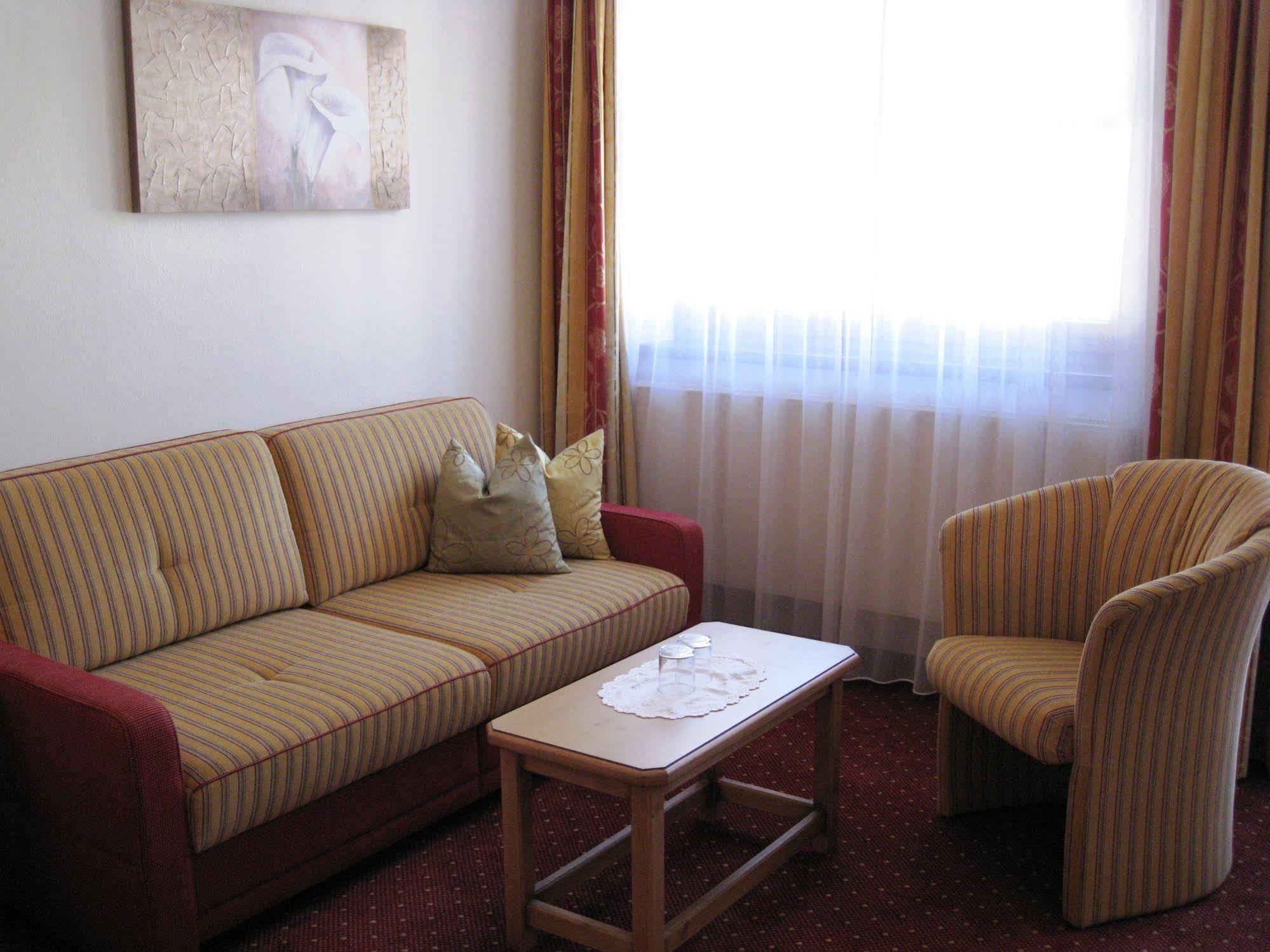 Apart Hotel Garni Strasser Zell am Ziller Eksteriør bilde