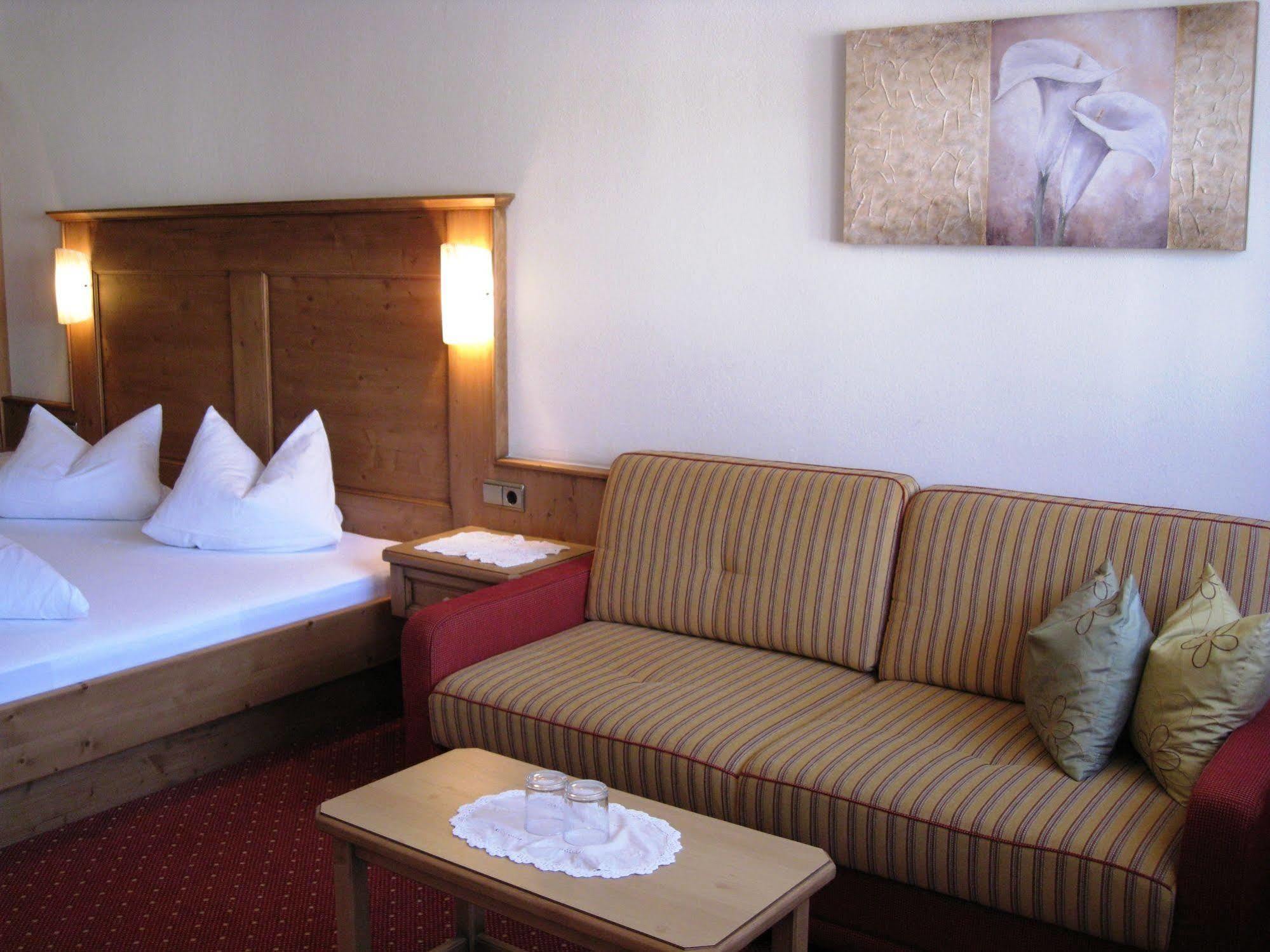 Apart Hotel Garni Strasser Zell am Ziller Eksteriør bilde